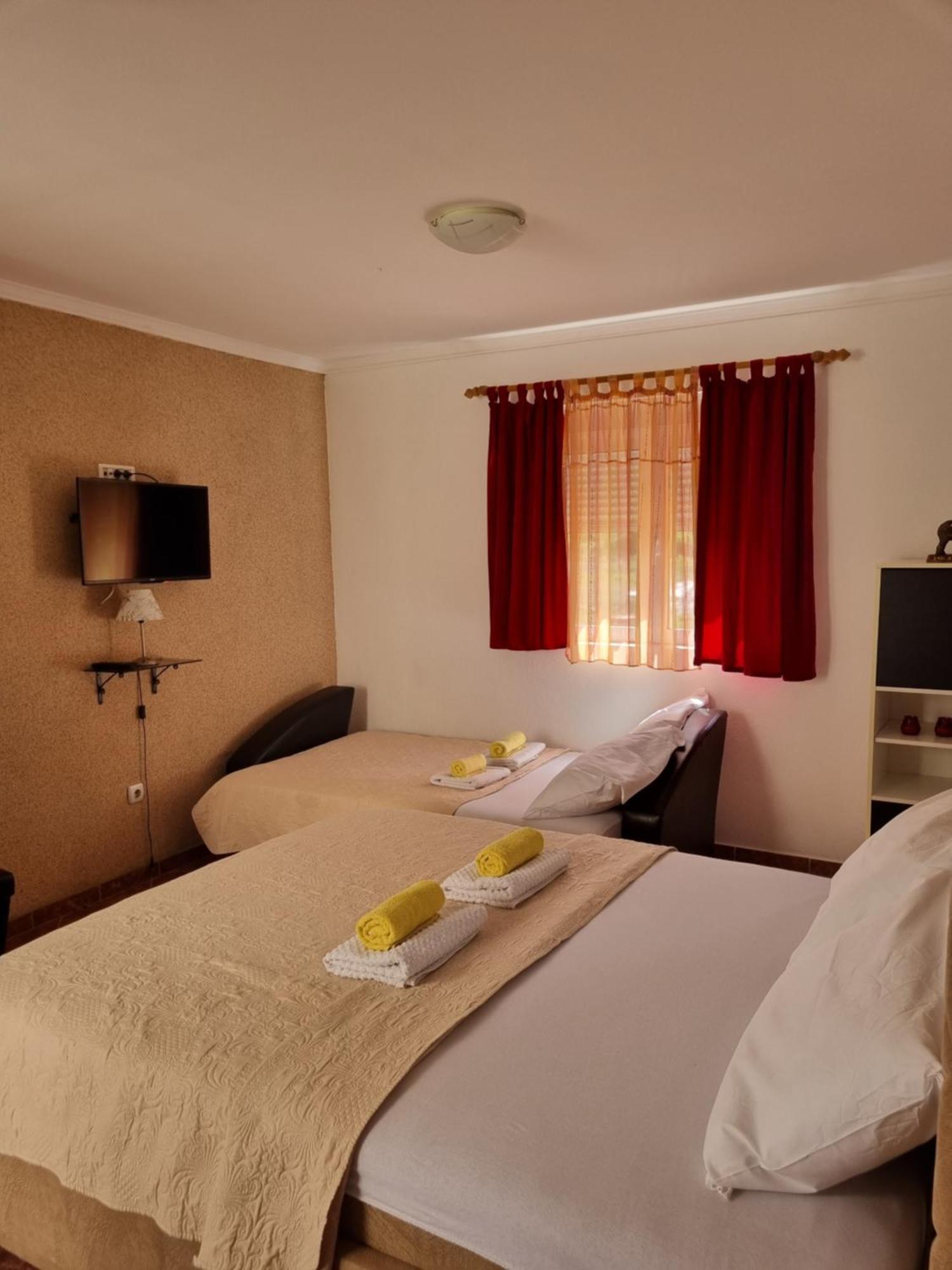 Apartmani Mihailovic Budva Ngoại thất bức ảnh